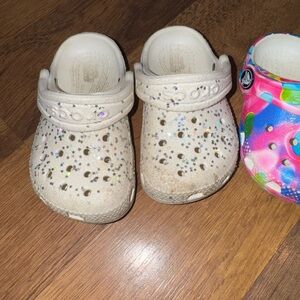 CROCS Kids Sandals in Cream and Multicolor